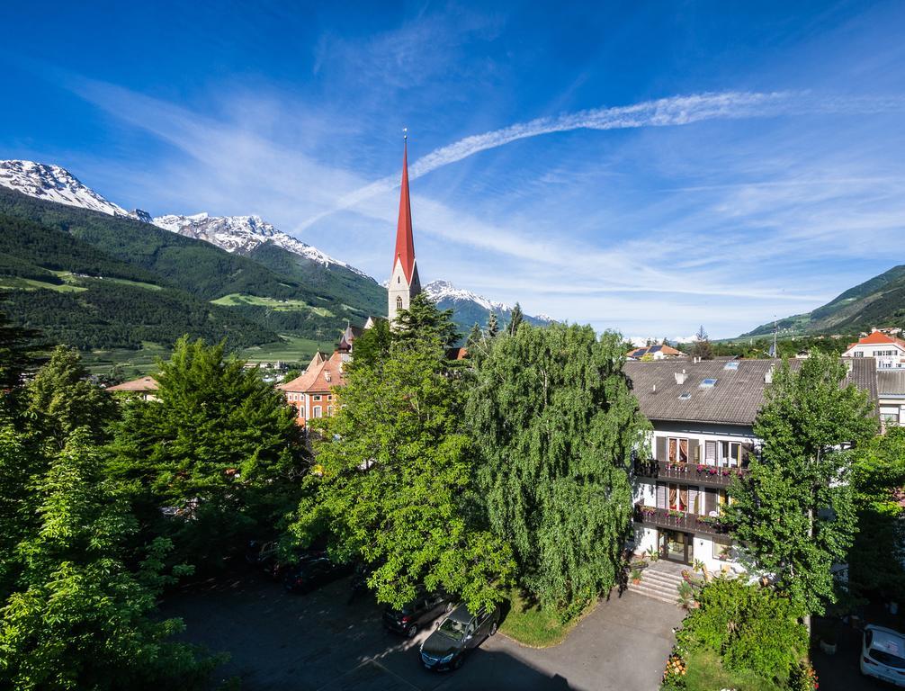 Hotel Pension Schweitzer Silandro Exterior photo